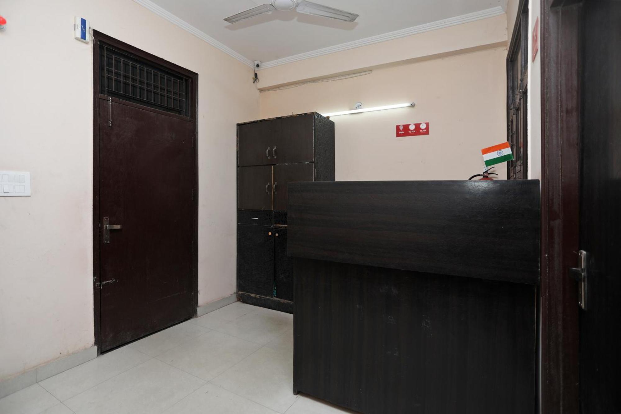 Hotel O Rn 32 Indirapuram Buitenkant foto